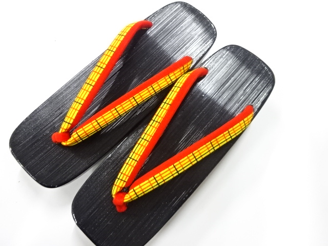 漆塗り　桐下駄(23.5センチ)